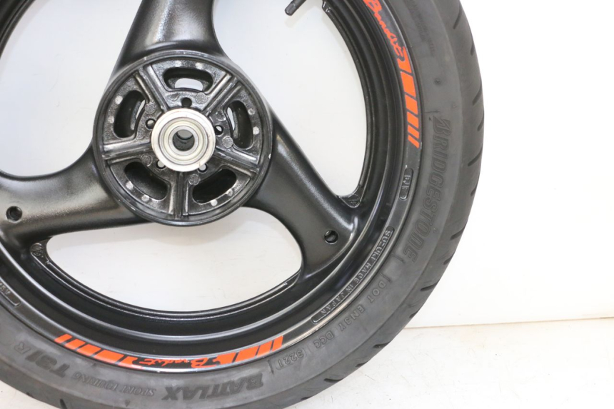 photo de ARO TRASEIRO E PNEU SUZUKI GSF N BANDIT 600 (1996 - 1999) - Vista do produto