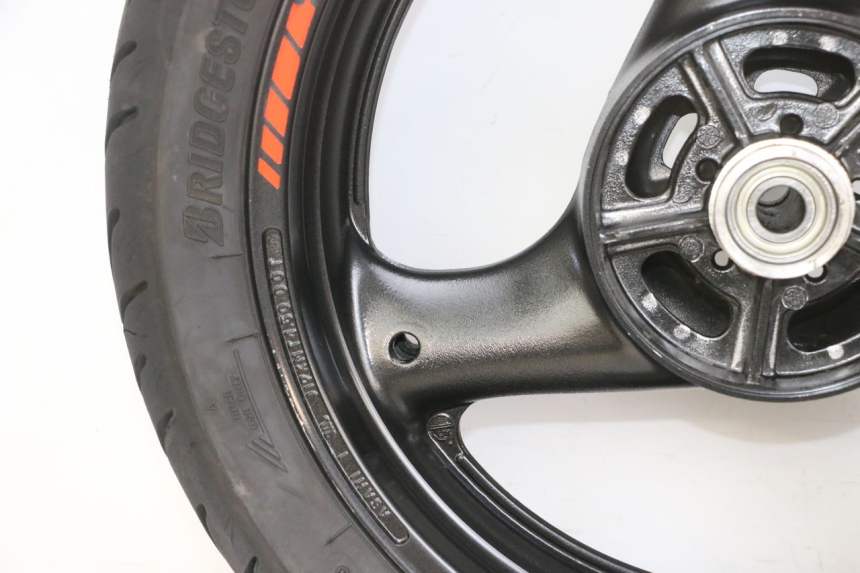 photo de ARO TRASEIRO E PNEU SUZUKI GSF N BANDIT 600 (1996 - 1999) - Detalhes característicos