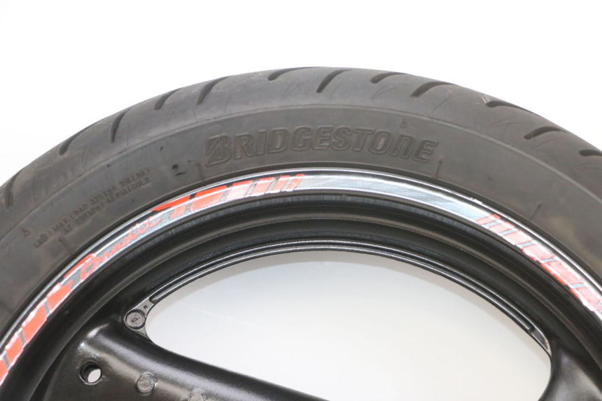 photo de ARO TRASEIRO E PNEU SUZUKI GSF N BANDIT 600 (1996 - 1999) - Vista de perfil