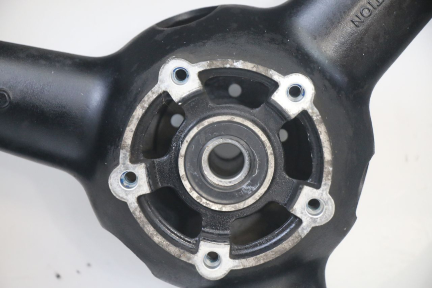 photo de ARO TRASEIRO E PNEU SUZUKI GSF S BANDIT 600 (2000 - 2004) - Vista geral