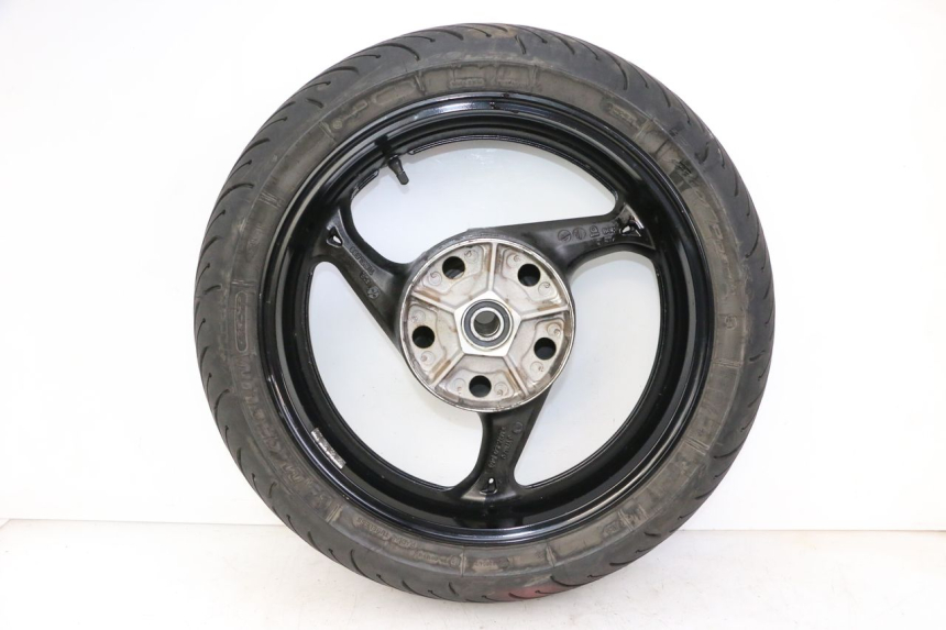 photo de ARO TRASEIRO E PNEU SUZUKI GSR 750 (2011 - 2017) - Vista principal