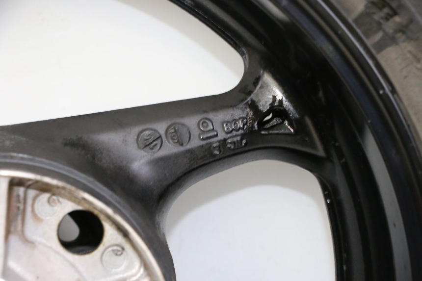 photo de ARO TRASEIRO E PNEU SUZUKI GSR 750 (2011 - 2017) - Ampliação dos componentes