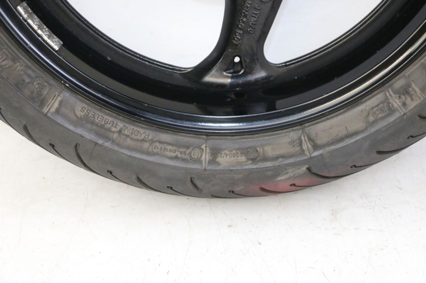 photo de ARO TRASEIRO E PNEU SUZUKI GSR 750 (2011 - 2017) - Inspeção visual