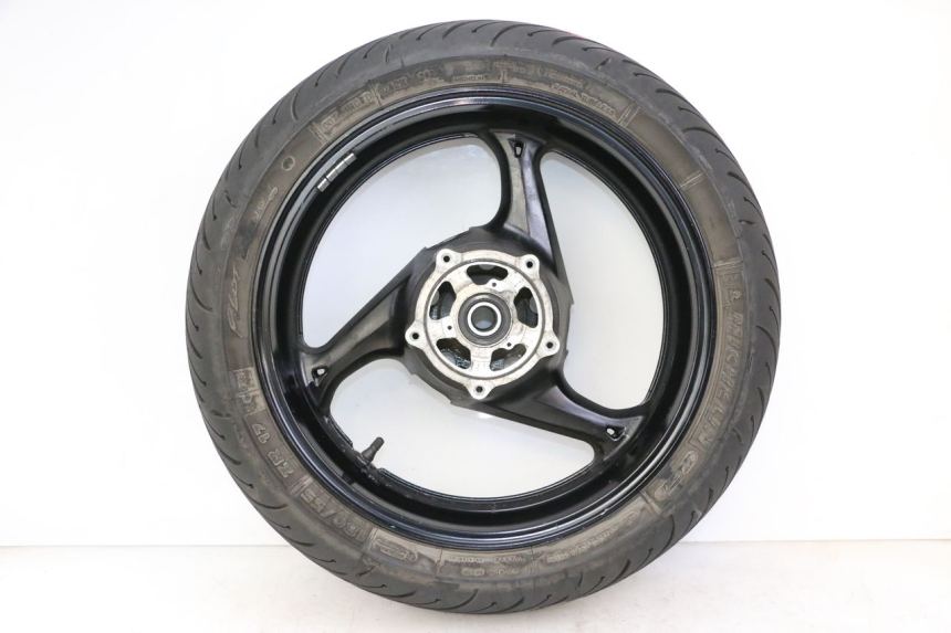 photo de ARO TRASEIRO E PNEU SUZUKI GSR 750 (2011 - 2017) - Zoom de qualidade