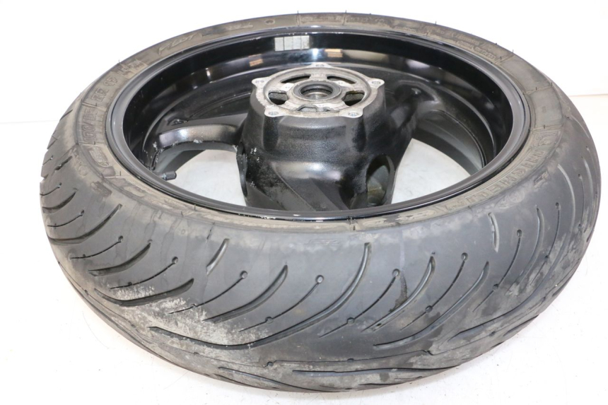 photo de ARO TRASEIRO E PNEU SUZUKI GSR 750 (2011 - 2017) - Marcações e referências