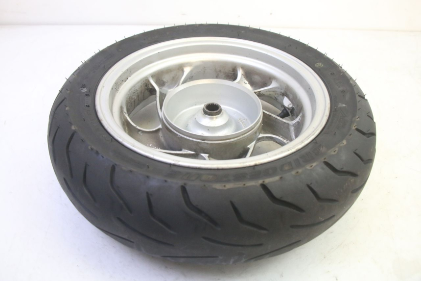 photo de ARO TRASEIRO E PNEU SYM GTS EVO 125 (2009 - 2013) - Imagem adicional