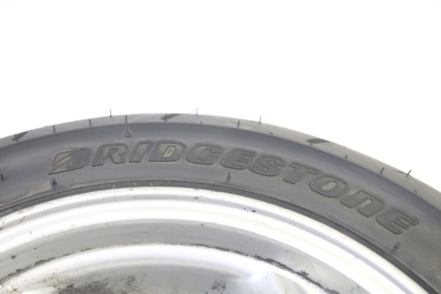 photo de ARO TRASEIRO E PNEU SYM GTS EVO 125 (2009 - 2013) - Ângulo alternativo