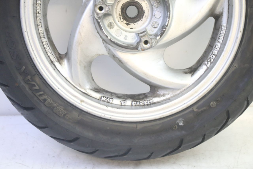 photo de ARO TRASEIRO E PNEU SYM GTS EVO 125 (2009 - 2013) - Zoom do estado de desgaste