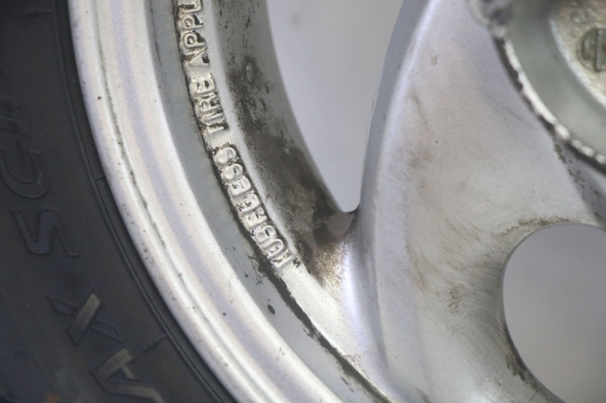 photo de ARO TRASEIRO E PNEU SYM GTS EVO 125 (2009 - 2013) - Pontos de fixação