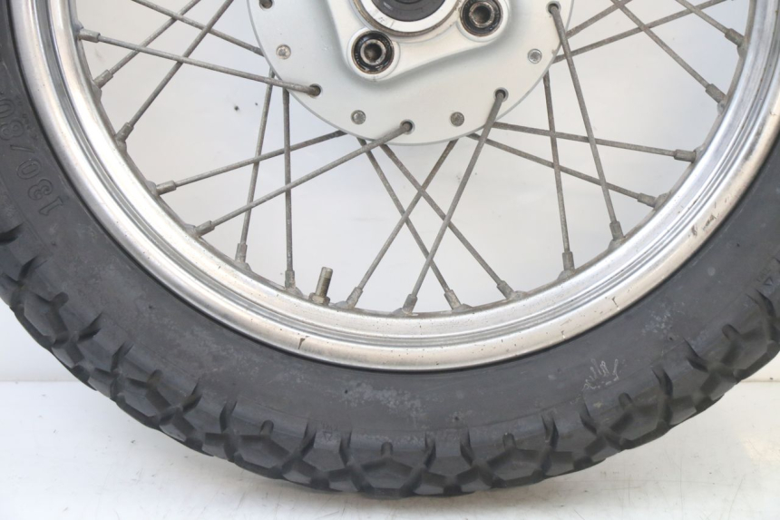 photo de ARO TRASEIRO E PNEU KYMCO STRYKER OFF ROAD 125 (1999 - 2005) - Outro ângulo de visão