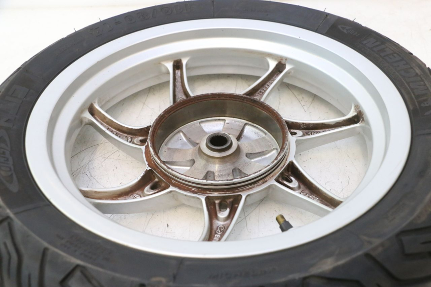 photo de ARO TRASEIRO E PNEU PIAGGIO LIBERTY IGET S 125 (2016 - 2020) - Outro ângulo de visão