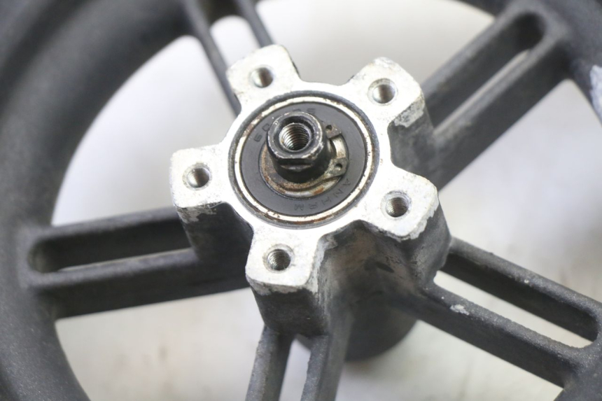photo de ARO TRASEIRO E PNEU XIAOMI MI PRO 2 1 - Outro ângulo de visão
