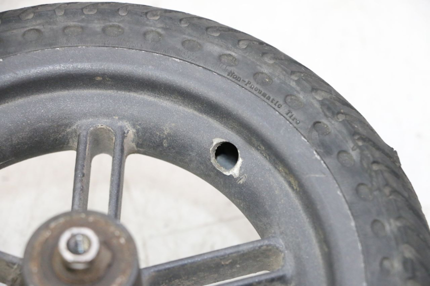 photo de ARO TRASEIRO E PNEU XIAOMI MI PRO 2 1 - Pontos de fixação