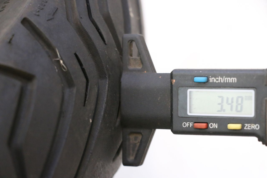 photo de ARO TRASEIRO E PNEU KYMCO MOVIE S 125 (2009 - 2018) - Detalhe da peça