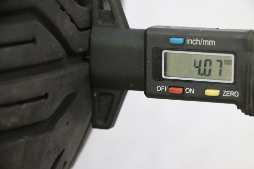 photo de ARO TRASEIRO E PNEU PIAGGIO MP3 HPE 310 (2024 - 2025) - Detalhe da peça