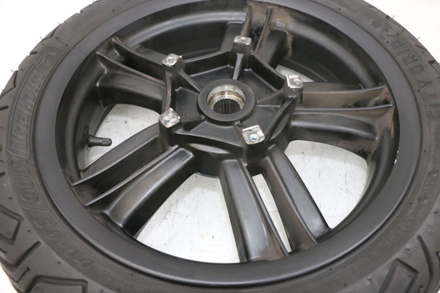photo de ARO TRASEIRO E PNEU PIAGGIO MP3 HPE 300 (2019 - 2026) - Ampliação técnica