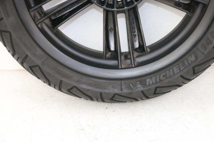 photo de ARO TRASEIRO E PNEU PIAGGIO MP3 HPE 300 (2019 - 2026) - Peça verificada