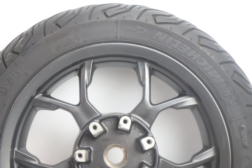 photo de RODA TRASEIRA E PNEU PIAGGIO MP3 HPE 530 (2022 - 2026) - Detalhe da peça