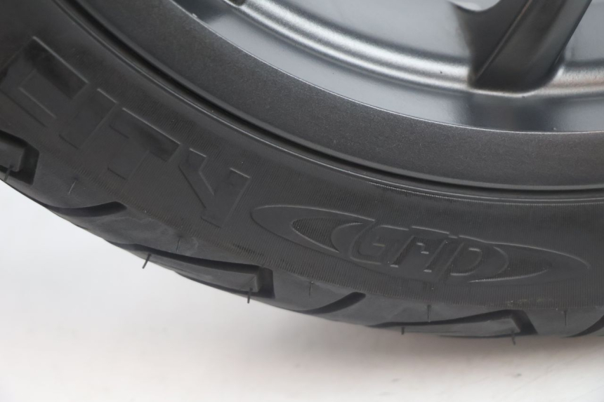 photo de RODA TRASEIRA E PNEU PIAGGIO MP3 HPE 530 (2022 - 2026) - Zoom de qualidade