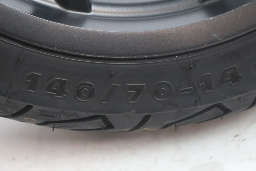 photo de RODA TRASEIRA E PNEU PIAGGIO MP3 HPE 530 (2022 - 2026) - Vista de perfil