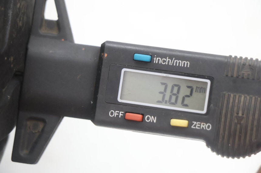 photo de RODA TRASEIRA E PNEU PIAGGIO MP3 HPE 530 (2022 - 2026) - Detalhe da peça