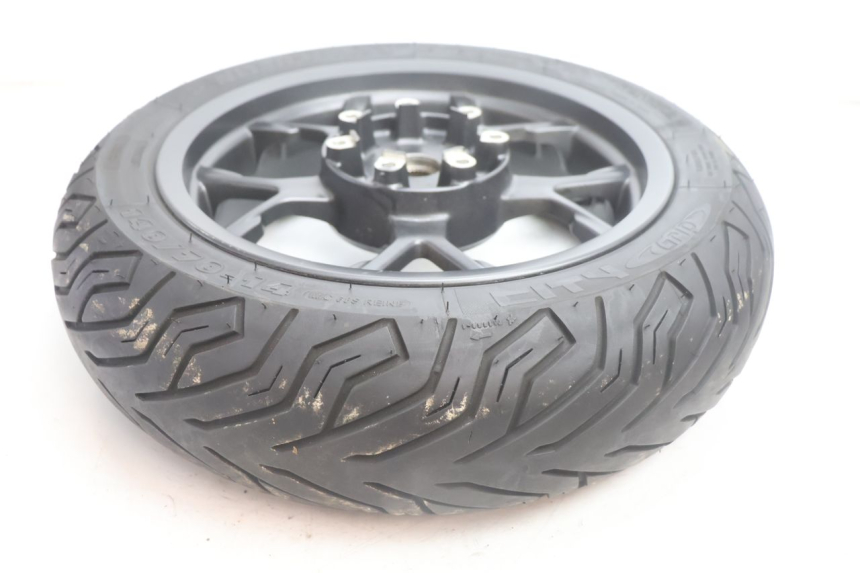 photo de RODA TRASEIRA E PNEU PIAGGIO MP3 HPE 530 (2022 - 2026) - Pontos de fixação