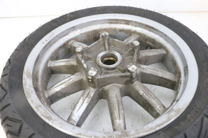 photo de ARO TRASEIRO E PNEU PIAGGIO MP3 LT 300 (2010 - 2016) - Outro ângulo de visão