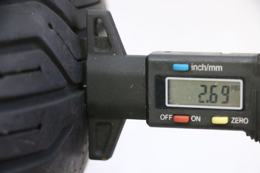 photo de ARO TRASEIRO E PNEU PIAGGIO MP3 125 (2006 - 2014) - Zoom do estado de desgaste