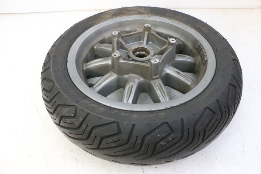 photo de ARO TRASEIRO E PNEU PIAGGIO MP3 125 (2006 - 2014) - Pontos de fixação