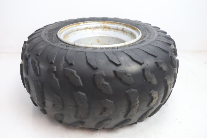 photo de ARO TRASEIRO E PNEU KYMCO MXU R 250 (2004 - 2010) - Vista de perto