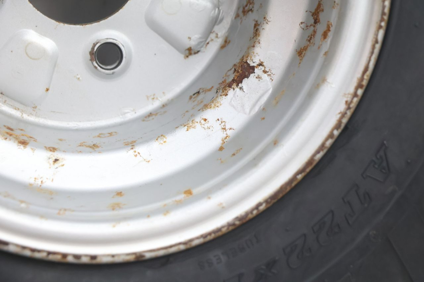 photo de ARO TRASEIRO E PNEU KYMCO MXU R 250 (2004 - 2010) - Pontos de fixação