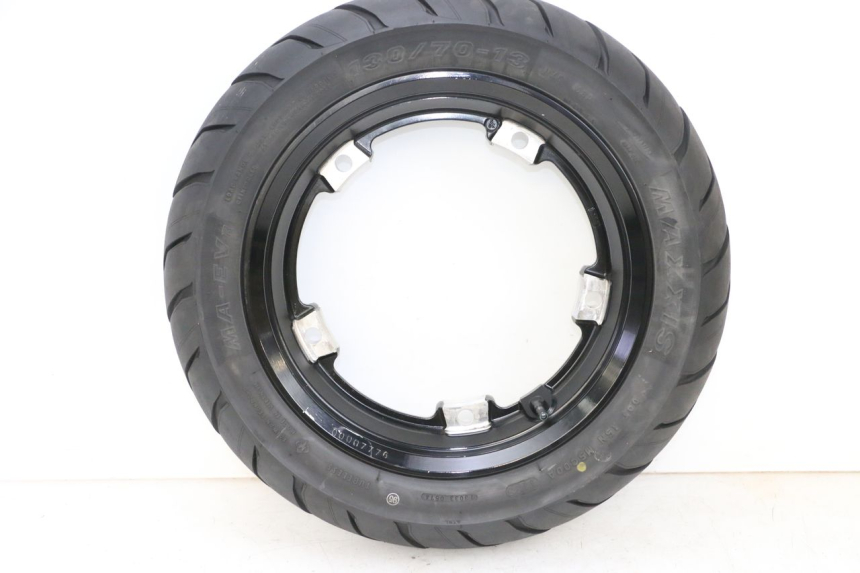 photo de ARO TRASEIRO E PNEU YAMAHA NEO'S CORE 1 (2022 - 2026) - Vista do produto