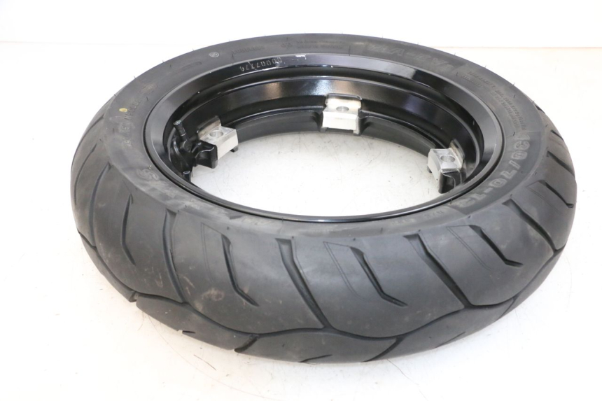 photo de ARO TRASEIRO E PNEU YAMAHA NEO'S CORE 1 (2022 - 2026) - Outro ângulo de visão