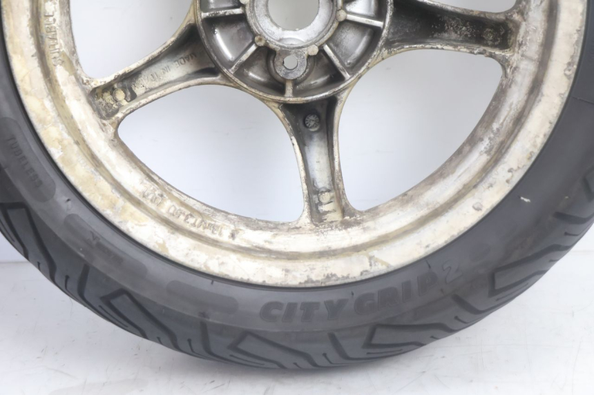 photo de ARO TRASEIRO E PNEU MBK NITRO 50 (2004 - 2008) - Detalhes característicos