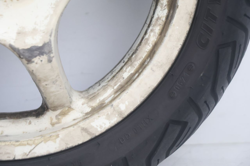photo de ARO TRASEIRO E PNEU MBK NITRO 50 (2004 - 2008) - Estado da superfície