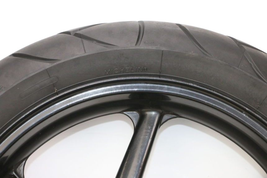 photo de ARO TRASEIRO E PNEU HONDA NSR R 125 (1994 - 2003) - Detalhes característicos