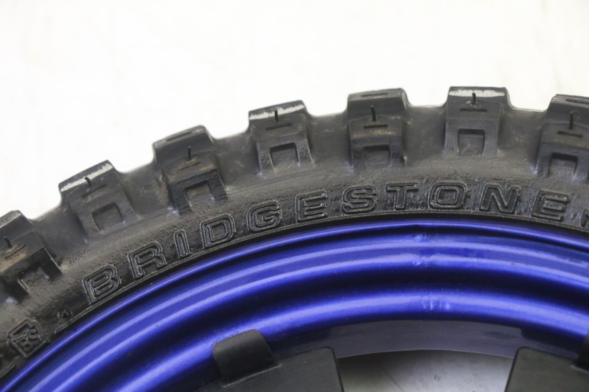 photo de ARO TRASEIRO E PNEU YAMAHA PW 50 (1984 - 2025) - Vista de perto