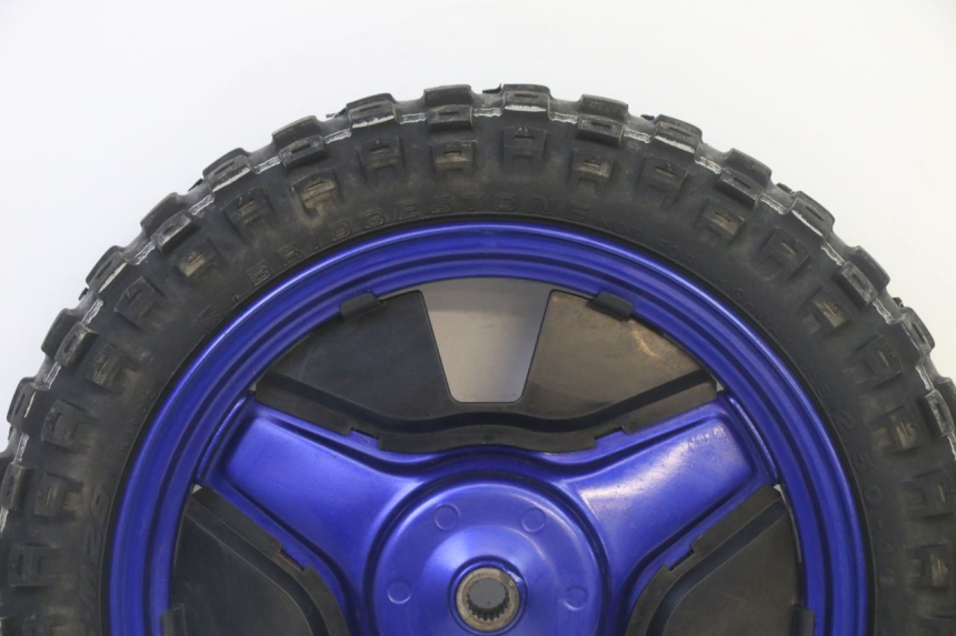 photo de ARO TRASEIRO E PNEU YAMAHA PW 50 (1984 - 2025) - Zoom do estado de desgaste