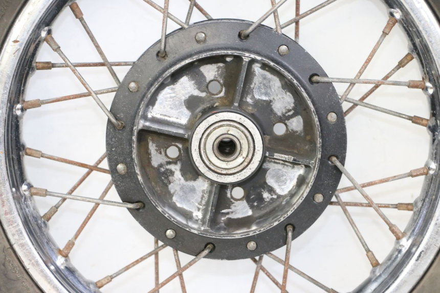 photo de ARO TRASEIRO E PNEU YAMAHA PW 80 (1983 - 2014) - Outro ângulo de visão