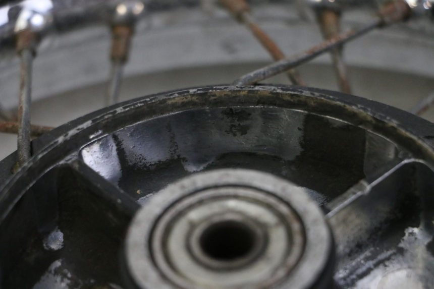 photo de ARO TRASEIRO E PNEU YAMAHA PW 80 (1983 - 2014) - Outro ângulo de visão