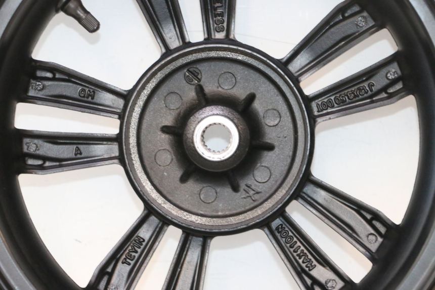 photo de ARO TRASEIRO E PNEU JM MOTORS R-MAX TECH 50 (2024 - 2026) - Detalhes característicos