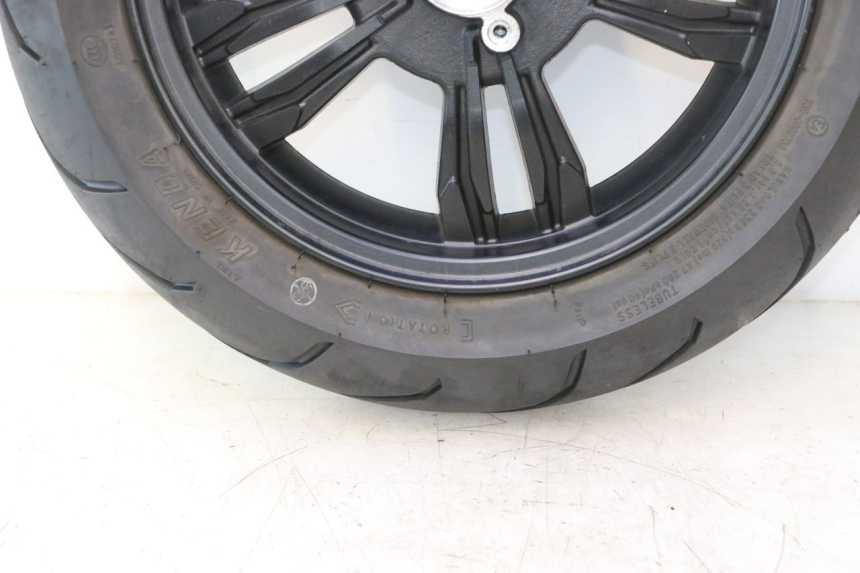 photo de ARO TRASEIRO E PNEU JM MOTORS R-MAX TECH 50 (2024 - 2026) - Vista de perto