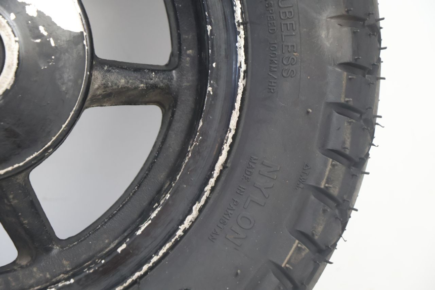 photo de ARO TRASEIRO E PNEU TNT MOTOR ROMA 10' 2T 50 (2011 - 2018) - Estado da superfície