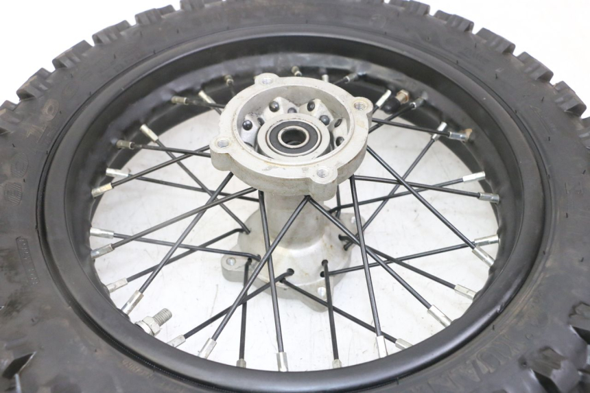 photo de ARO TRASEIRO E PNEU APOLLO RXF 125 - Outro ângulo de visão