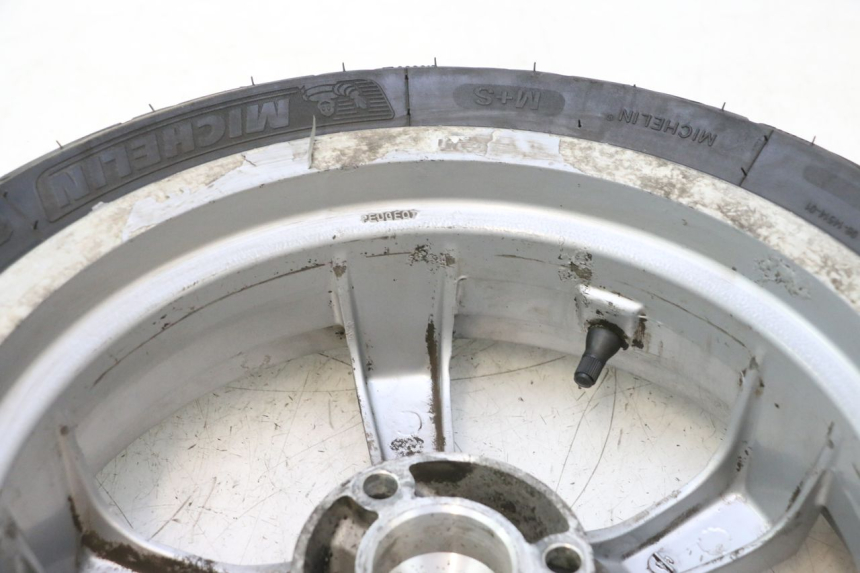 photo de ARO TRASEIRO E PNEU PEUGEOT SATELIS 125 (2006 - 2009) - Outro ângulo de visão