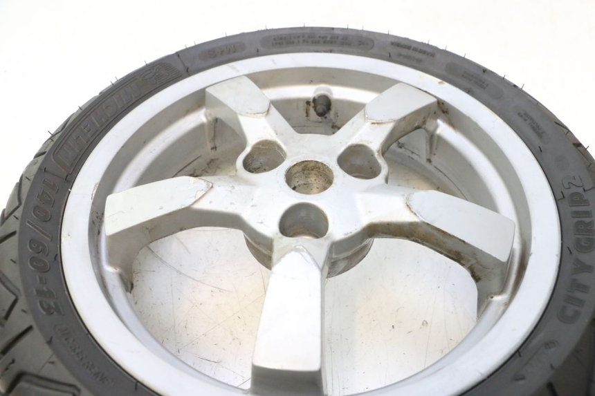 photo de ARO TRASEIRO E PNEU PEUGEOT SATELIS 125 (2006 - 2009) - Ampliação técnica