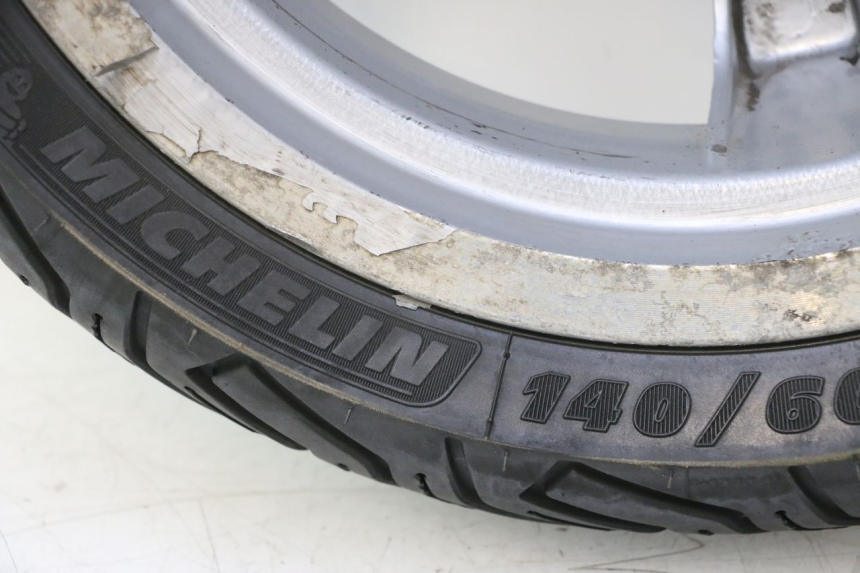 photo de ARO TRASEIRO E PNEU PEUGEOT SATELIS 125 (2006 - 2009) - Peça verificada