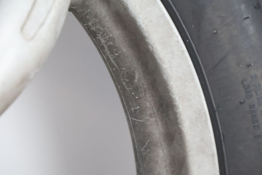 photo de ARO TRASEIRO E PNEU APRILIA SCARABEO GT 125 (1999 - 2007) - Pontos de fixação