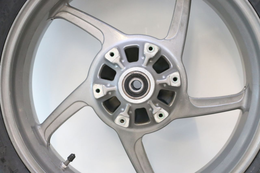 photo de ARO TRASEIRO E PNEU DUCATI SS IE DS CARENEE 1000 (2002 - 2006) - Detalhes característicos