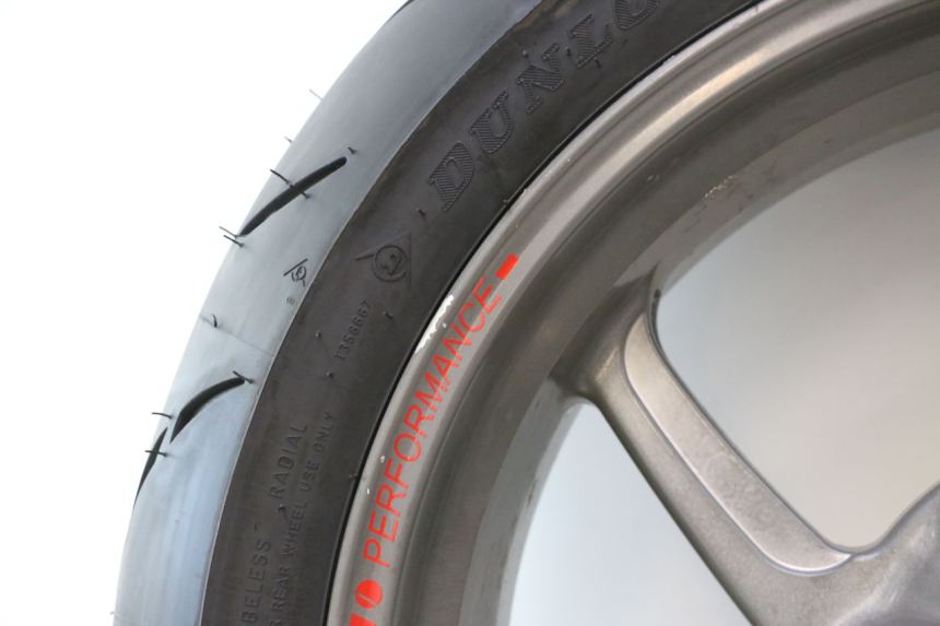 photo de ARO TRASEIRO E PNEU DUCATI SS IE DS CARENEE 1000 (2002 - 2006) - Ângulo alternativo